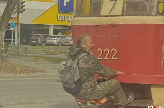 Вообщем мой мужчина на меня обиделся за 23