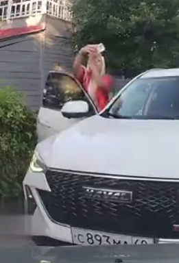 "Ты зачем меня сейчас терзаешь?!"