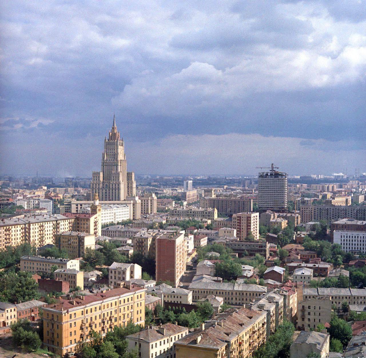 Москва и москвичи. Двадцатый век. 12.05.25