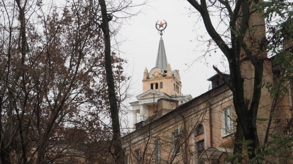 Воронежская полиция завела дело на вандалов, раскрасивших советскую звезду под героя «Губки Боба»