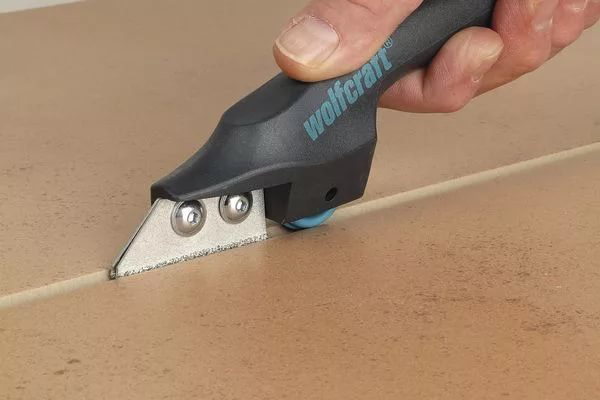 Пособие по удалению грибка с затирки