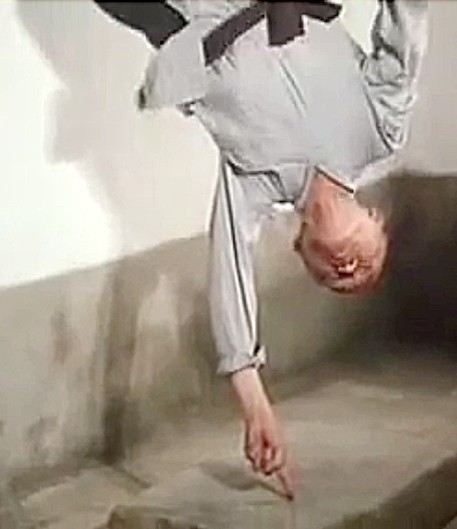 Одним пальцем