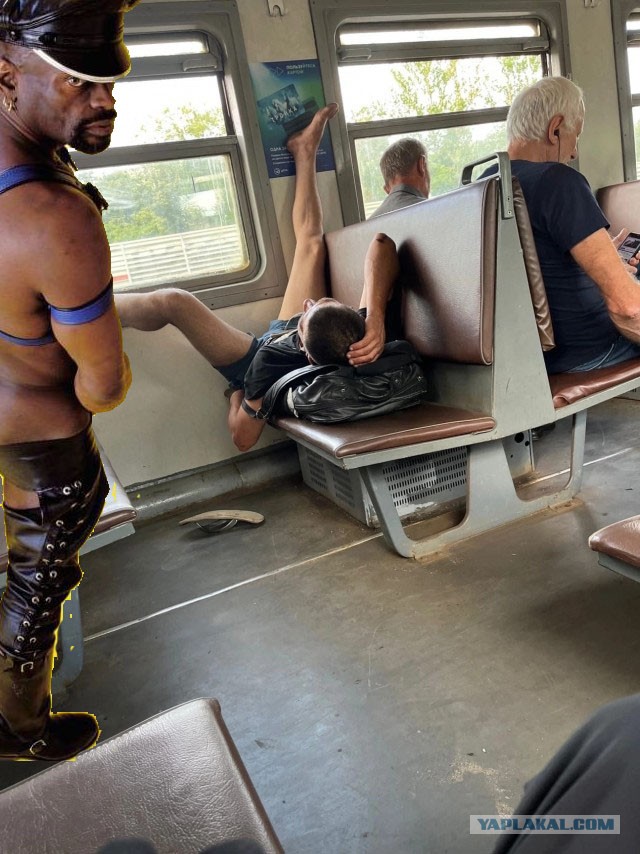 В электричке...