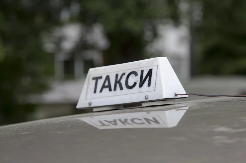 Российские таксисты пожаловались на резкое снижение доходов