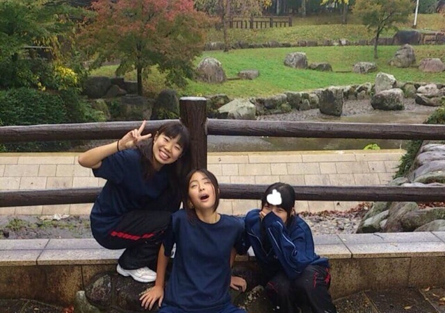 Японские школьницы