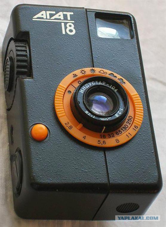 В темной комнате, под красным фонарем…