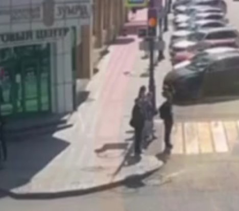 Что может натворить небрежно припаркованный автомобиль