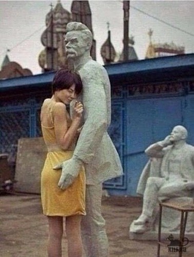 Как правильно фотографироваться со статуями