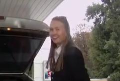 Девушка на заправке