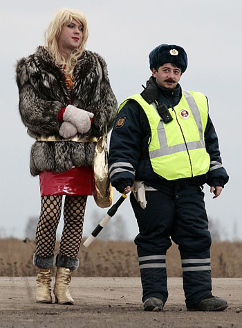 Минская новостройка - проститутки против жильцов