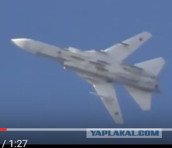 В Сирии боевики засняли попытку сбить Су-24, атакующий ракетой Х-25.