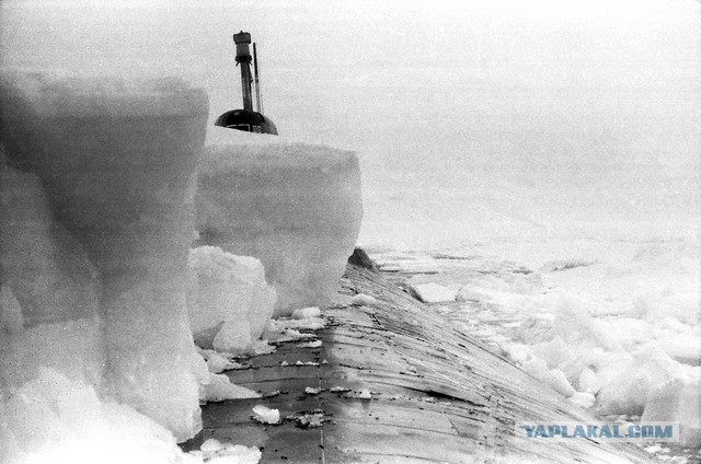 ТК-202 ломает арктический лёд