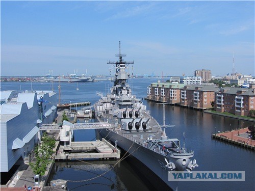 Так сейчас в здании Капитолия, где рассматривают резолюцию об импичменте Трампа