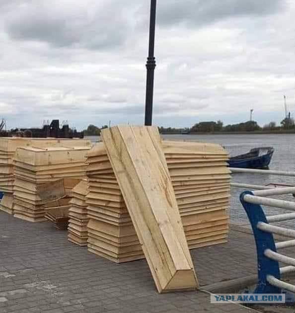 Власти Херсона призвали жителей немедленно покинуть город
