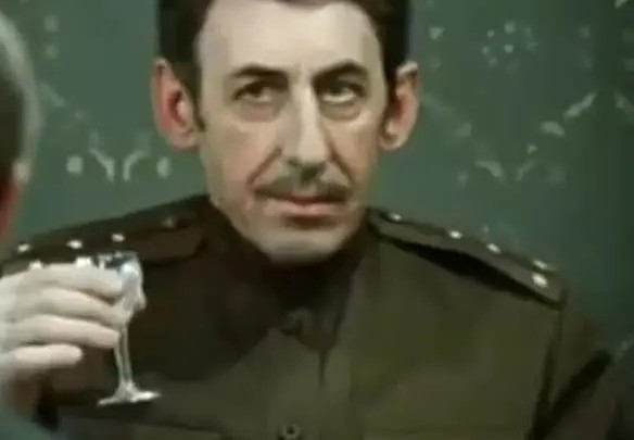 Хочет бедную убить, Цокотуху погубить