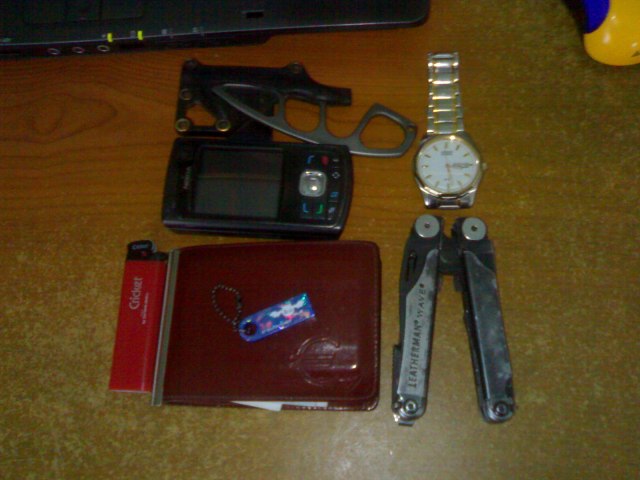 Кто что носит в карманах