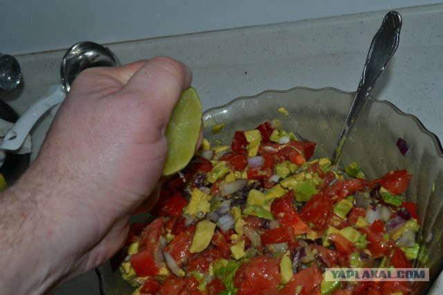 Гуакамоле(мой рецепт) с говяжими медальонами!