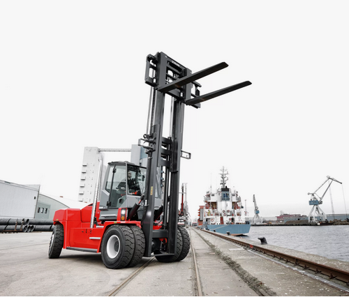 Восемь сотрудников авиакомпании понадобилось, чтобы помочь американской бодипозитив-активистке подняться на борт самолёта