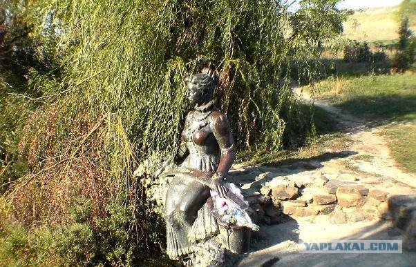 Памятники артистам и их ролям