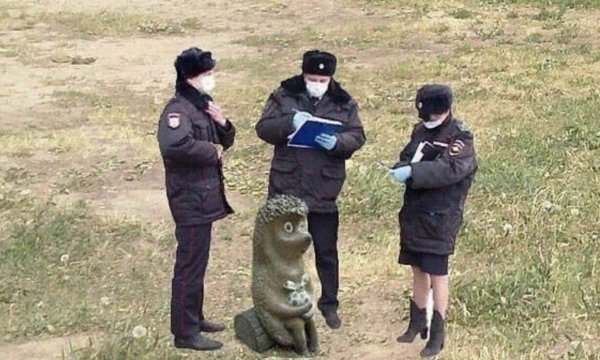 На улицы Казани вышли сотни патрулей – нарушителей самоизоляции увозят на автозаках