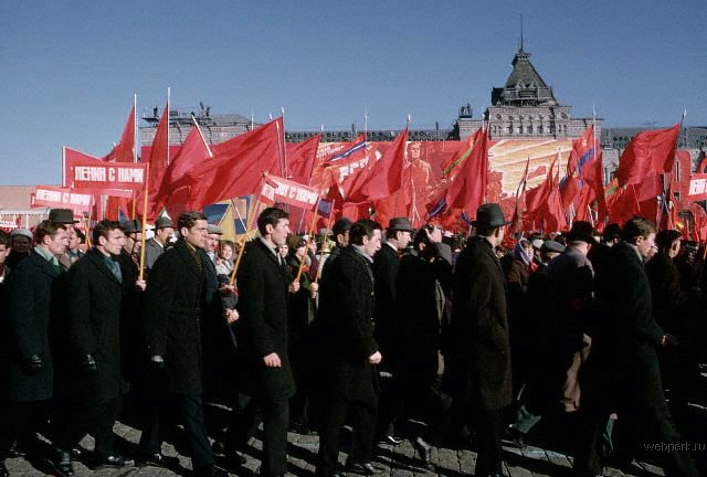 7 Ноября, а ну все на демонстрацию!