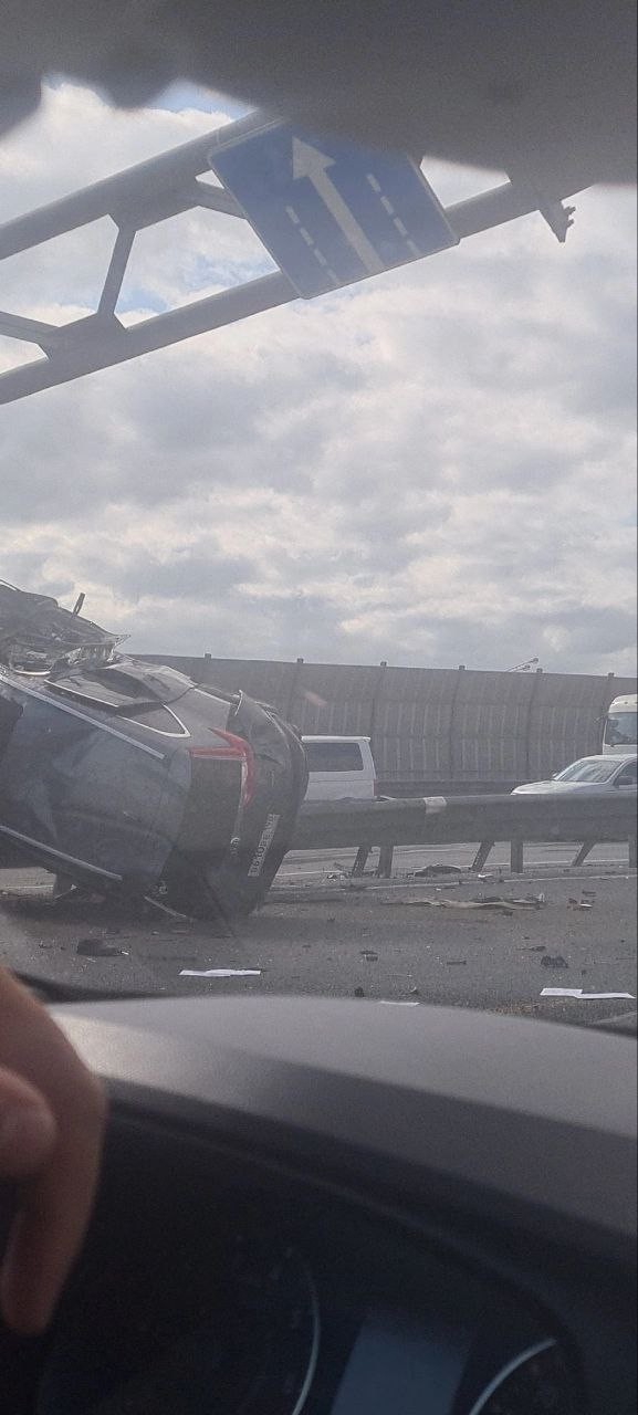 Один водитель погиб, еще двое пострадали в ДТП на КАД в Питере