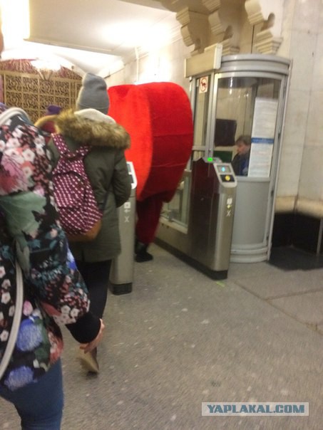 Метро и экстравагантные люди в нем