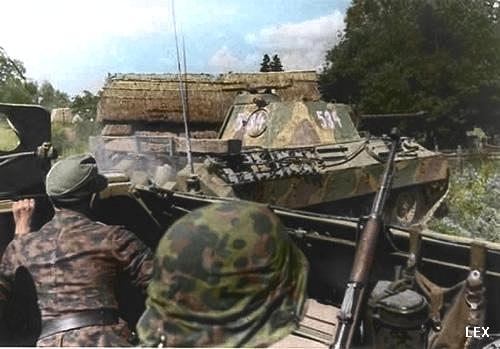 «Я из газеты»: самая необычная танковая маскировка
