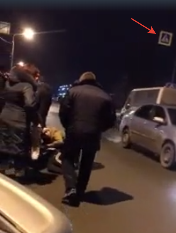 В Омске полицейский сбил подростка на пешеходном переходе. В УМВД заминают дело...