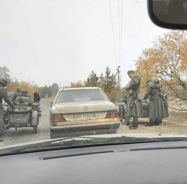 Автохам в Киеве решил нагло втиснуться в ряд, но водитель Polo имел его в виду