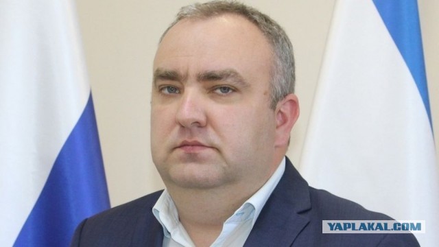 В администрации Симферопольского района не принимают посетителей в шортах и бриджах