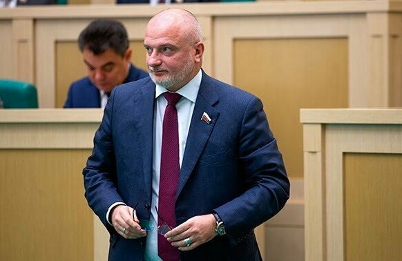Запрет на владение иностранной недвижимостью для госслужащих не вошёл в проект поправок в Конституцию