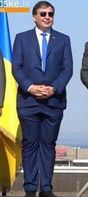 Главное, чтобы костюмчик сидел