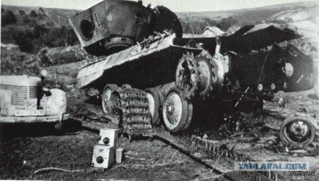 Заброшенные танки ИС-2М с башнями КВ и самоходки ИСУ-152