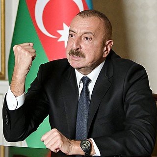 Американский аналитик Люк Коффи разместил в соцсети X публикацию