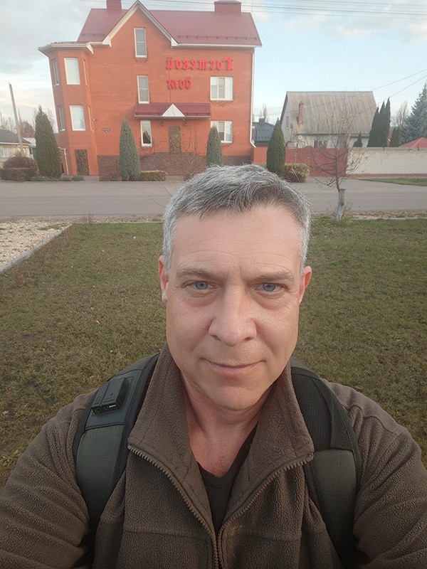 Час назад