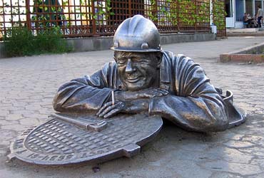 На День Металлурга в Братске открыли парк с очень родными нам персонажами.