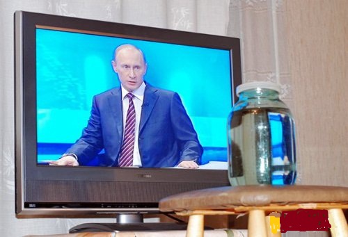 Владимиру Владимировичу Путину. Лично.