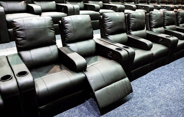 Я сходил в премиальный кинотеатр в Москве за 9150 ₽. Стоит ли оно того