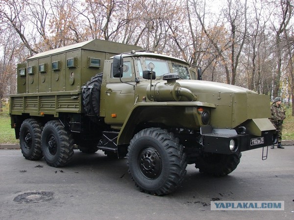 Только вперед, ни шагу назад: тест-драйв Урал-4320