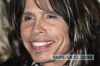 Президент Франции Эммануэль Макрон с супругой...