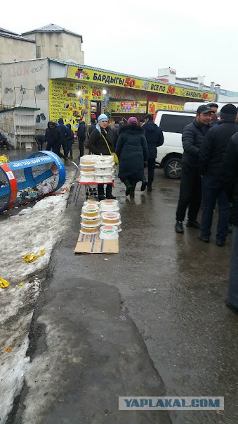 О чем говорит возвращение к политике ларьков