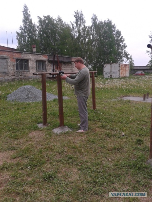 Мегарукажопим спортивную площадку.