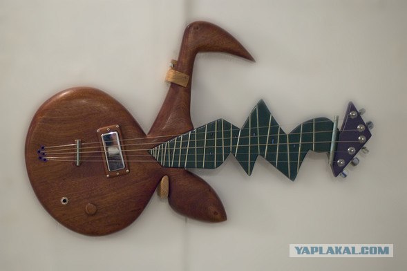 Столик Fender Stratocaster