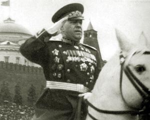 Шойгу перекрестился перед началом Парада