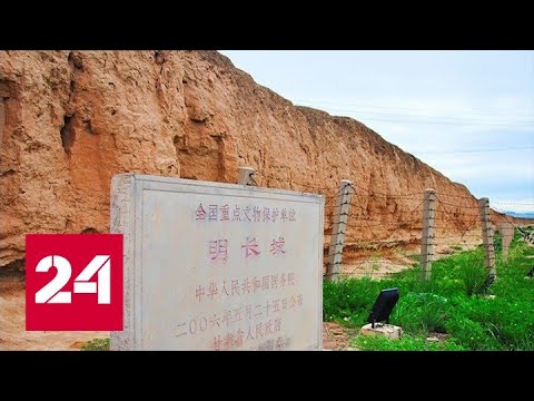 Сарай из мешков с песком и глиной. Начало лета 2023