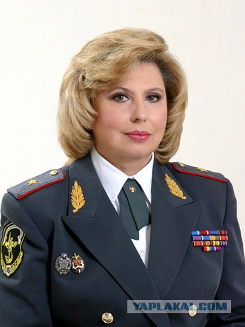 Девушки в армии разных стран мира