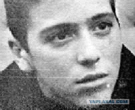 25 детей и подростков задолго до того