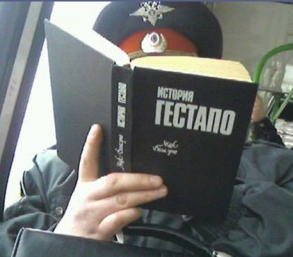 В Новосибирске полицейские прямо посреди лекции в ВУЗе задержали студентов-участников митинга 7-го октября