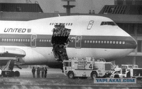 Пассажиры A321 в Сомали сняли на видео полет с дырой в обшивке лайнера